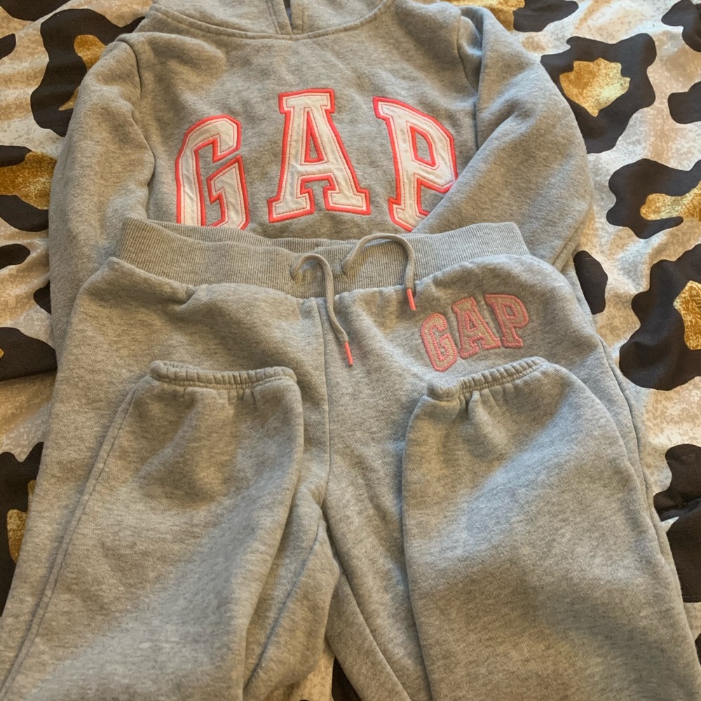 Gap Sweatsuit